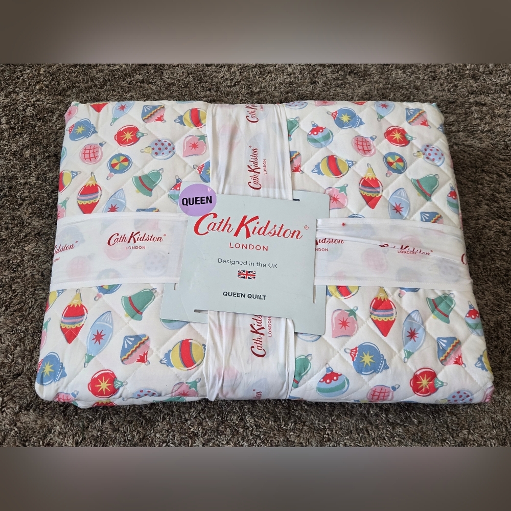 Cath Kidston Londonn Christmas Baubles Pastel Queen Quilt